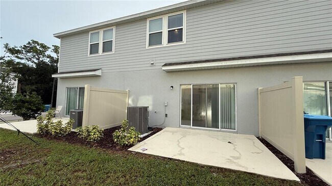 Building Photo - 3006 Canary Ave