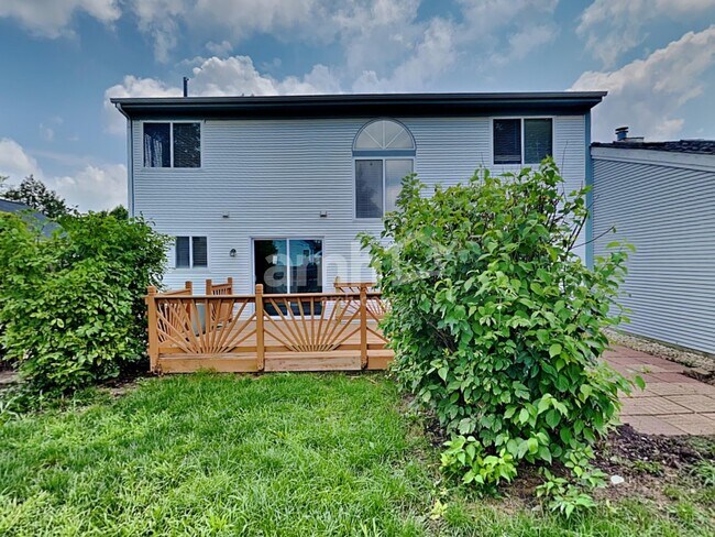 Building Photo - 2346 N Masters Ln