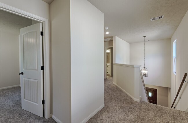 Building Photo - 12960 Orion Ct E