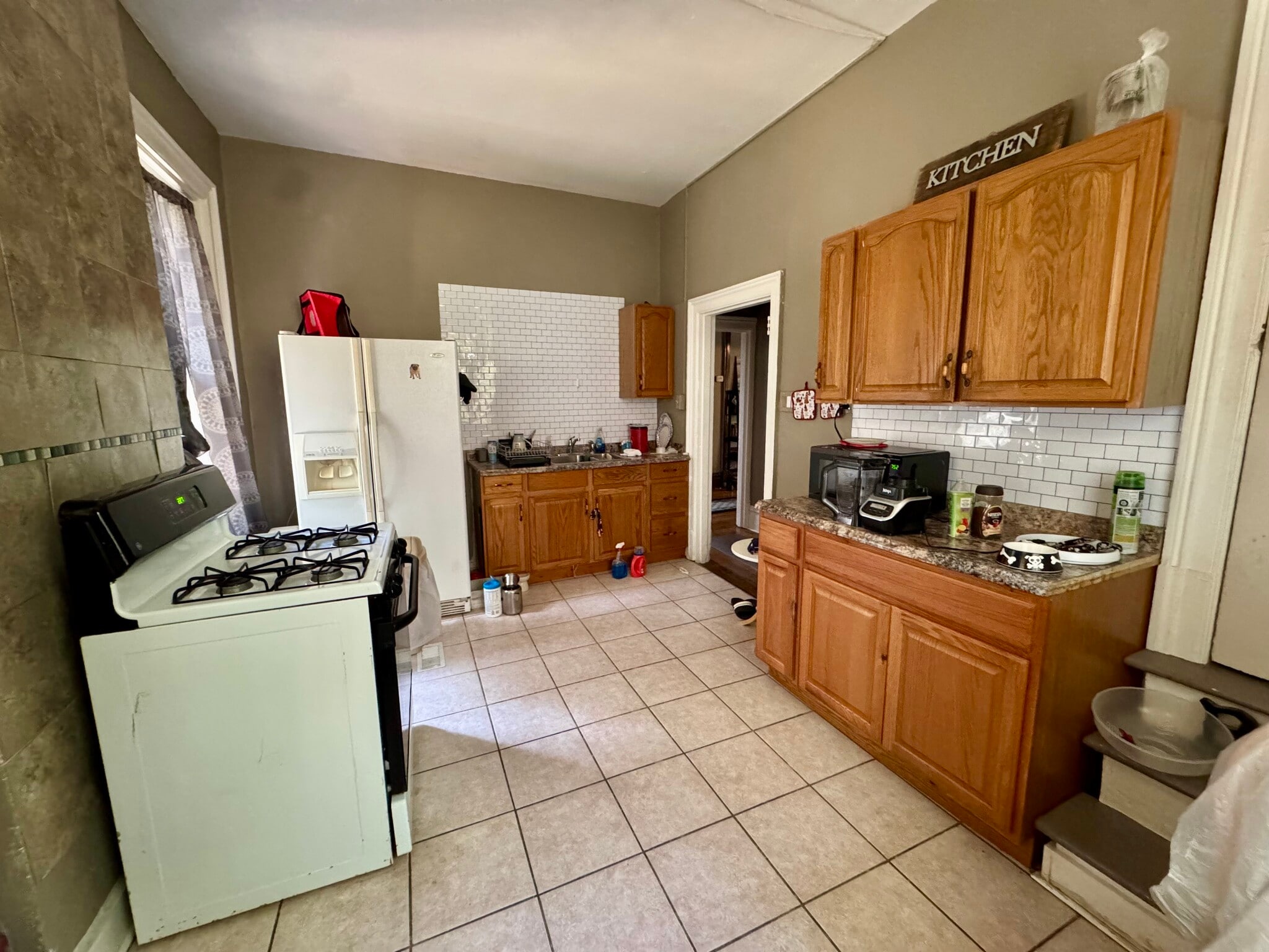 Kitchen - 1749 Crafton Blvd