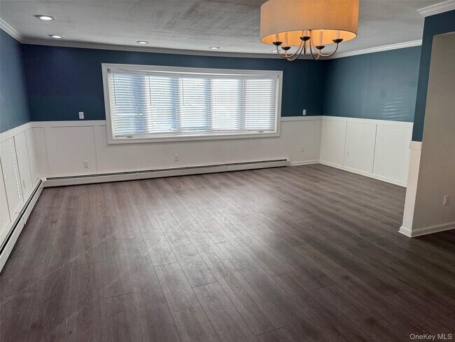 Building Photo - 553 E Fulton St