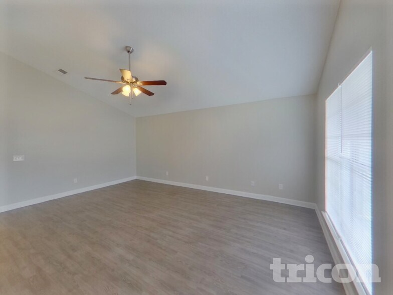 Building Photo - 141 Whixley Ln