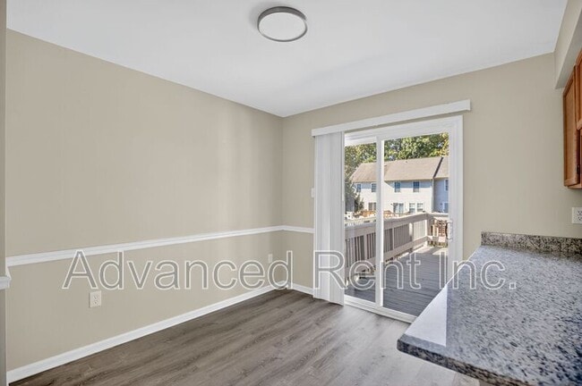 Building Photo - 339 Overlea Pl