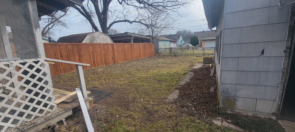 Backyard - 3130 Aster St