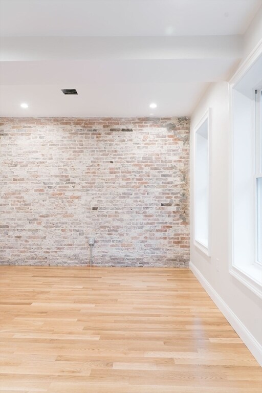 Building Photo - 217 W 9th St