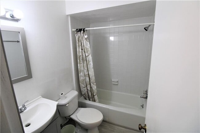 Building Photo - 979 Chestnut Oak Ct