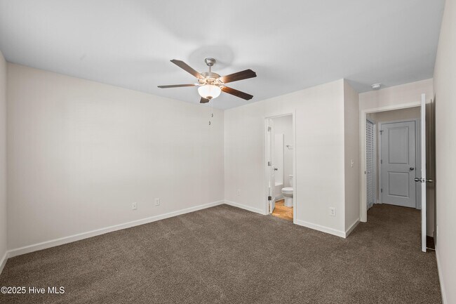 Building Photo - 110 Jaydn Dr E