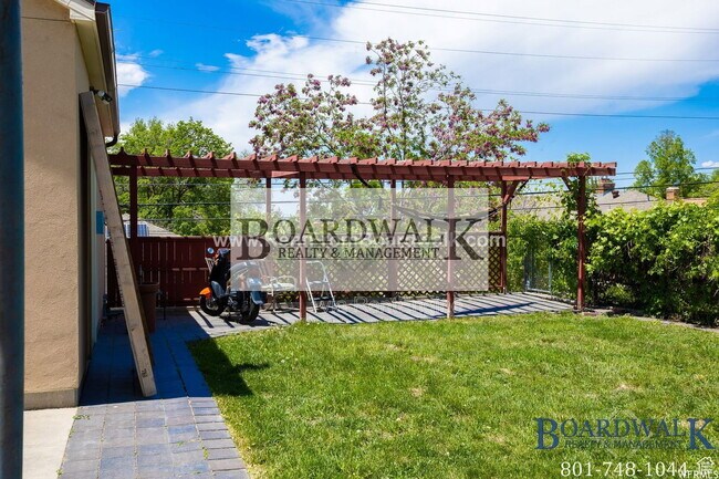 Building Photo - 738 S 1300 E