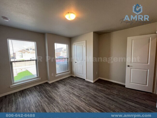 Building Photo - 2125 N Texas Ave