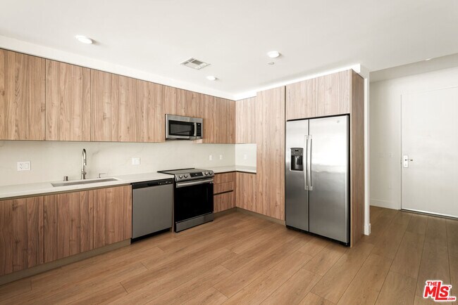 Building Photo - 3651 Regal Pl