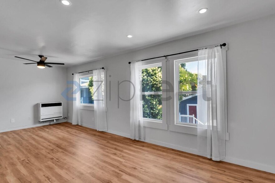 Building Photo - Unit N/a