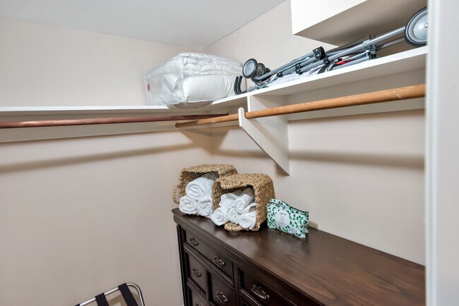 Building Photo - 4808 Woodhead St