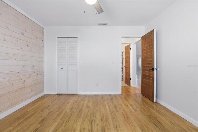 Building Photo - 449 Meadowood Blvd