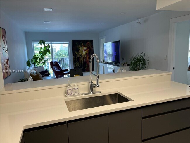 Building Photo - 6545 Indian Creek Dr