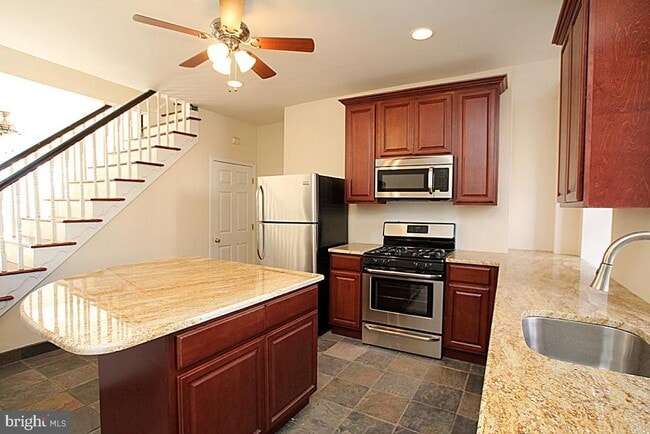 Building Photo - 4713 Umbria St