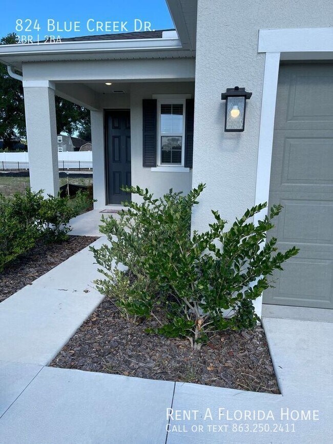 Building Photo - 824 Blue Creek Dr