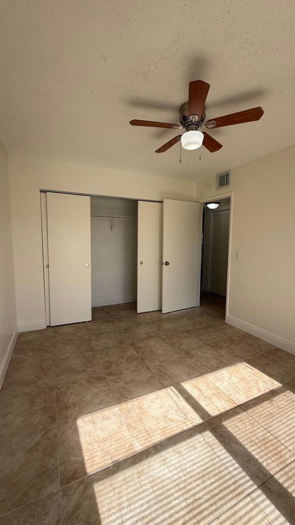 Building Photo - Updated 2BR/2BA w/ Balcony — Palm Beach Grande