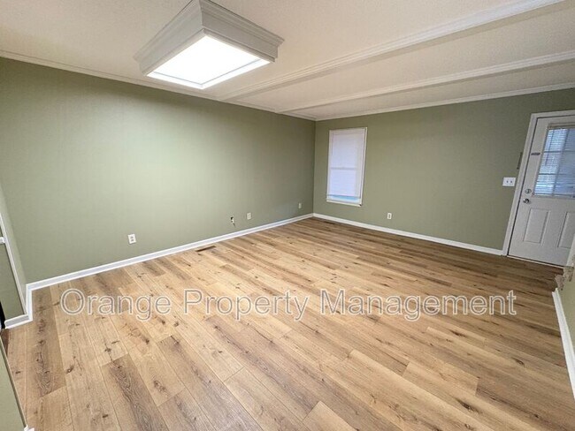 Building Photo - 343 Old Greenville Hwy