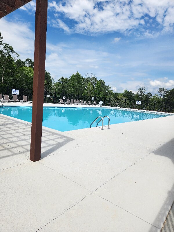 Building Photo - 736 Wolverine Ln