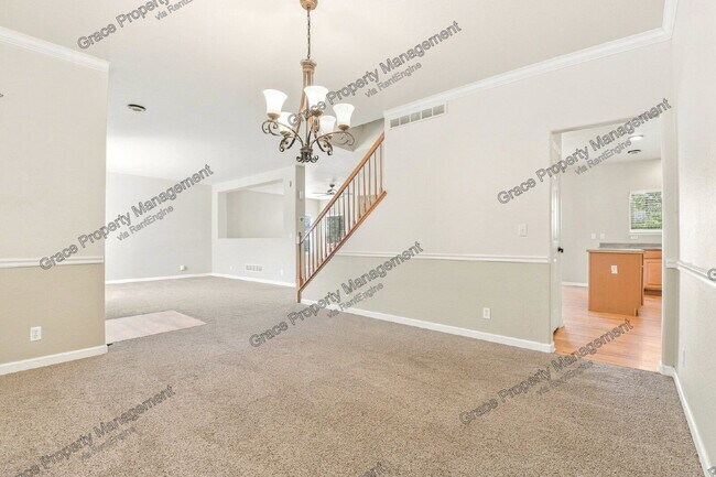 Building Photo - 13937 Ivy St