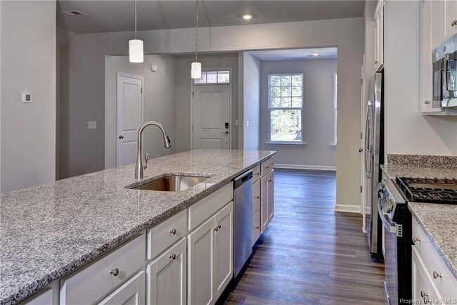 Building Photo - 4090 Isaac Cir
