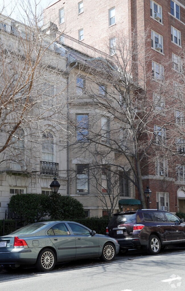 Building Photo - 1912 R St NW