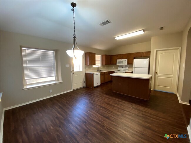 Building Photo - 2614 Dove Crossing Dr