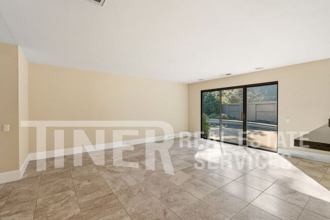 Building Photo - 1920 Gold Nugget Pl