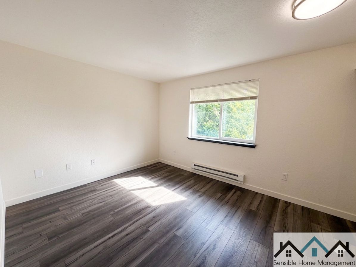 Building Photo - 1018 76 St Ct E