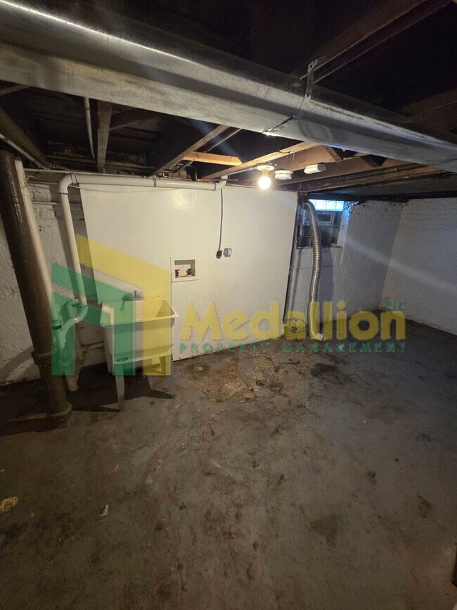 Building Photo - Updated 3-Bedroom Home with Sunroom and Backyard Space