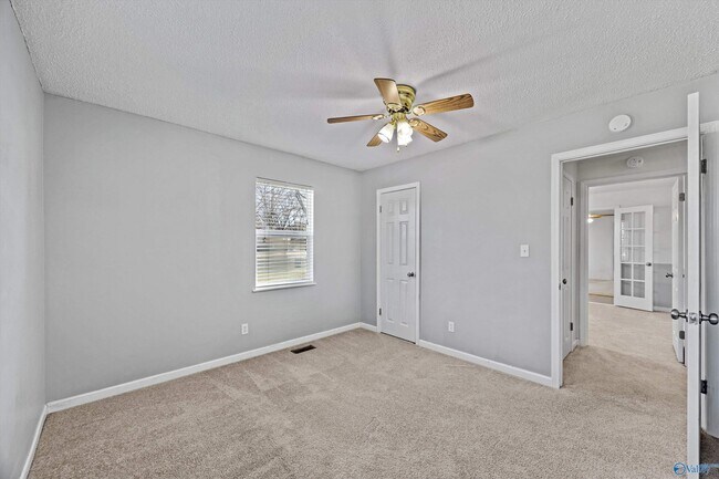 Building Photo - 107 Beaver Run Dr
