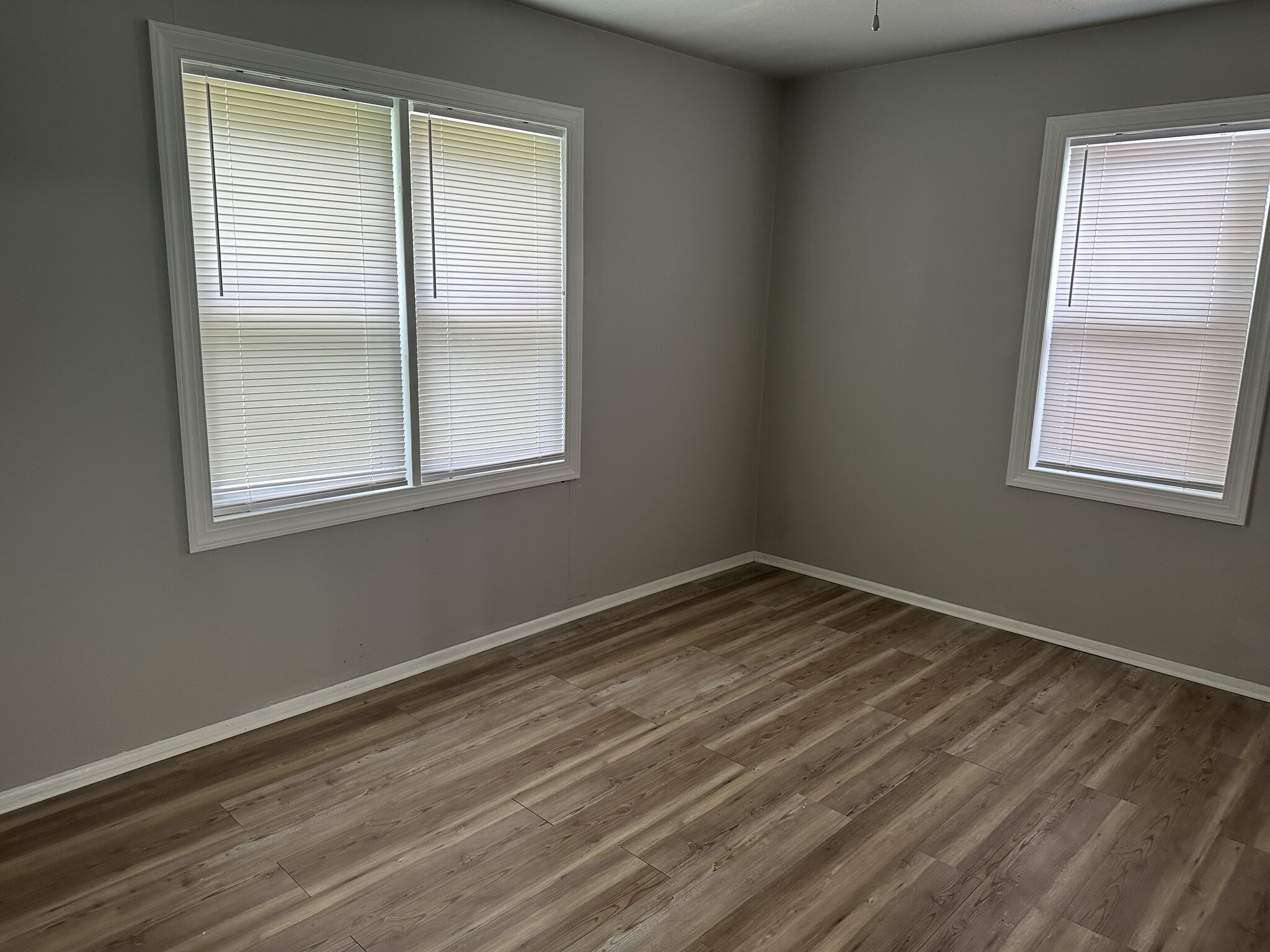 Bedroom - 622 S Mission Ave