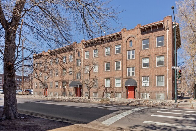 Building Photo - 529 E 14th Ave