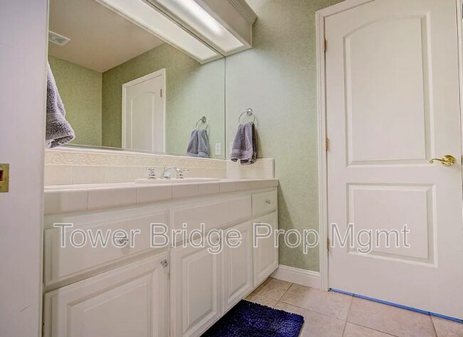 Building Photo - 1518 Southridge Ct