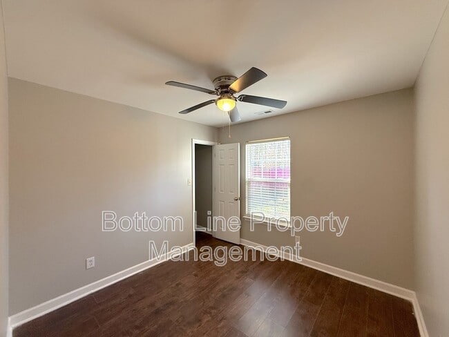 Building Photo - 511 Kingville Dr