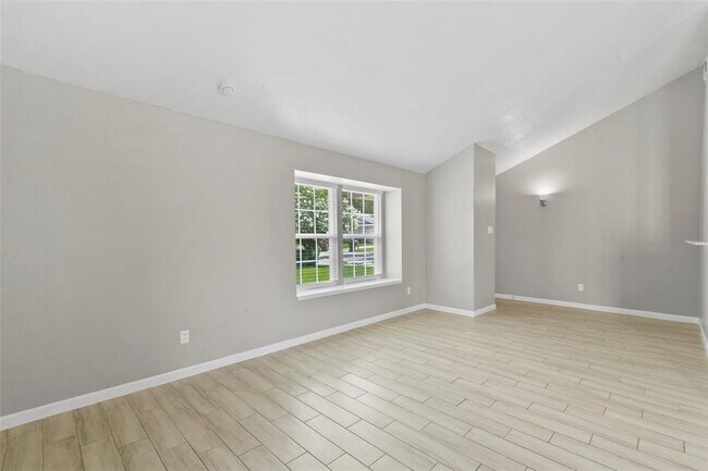 Building Photo - 3110 Oak Rock