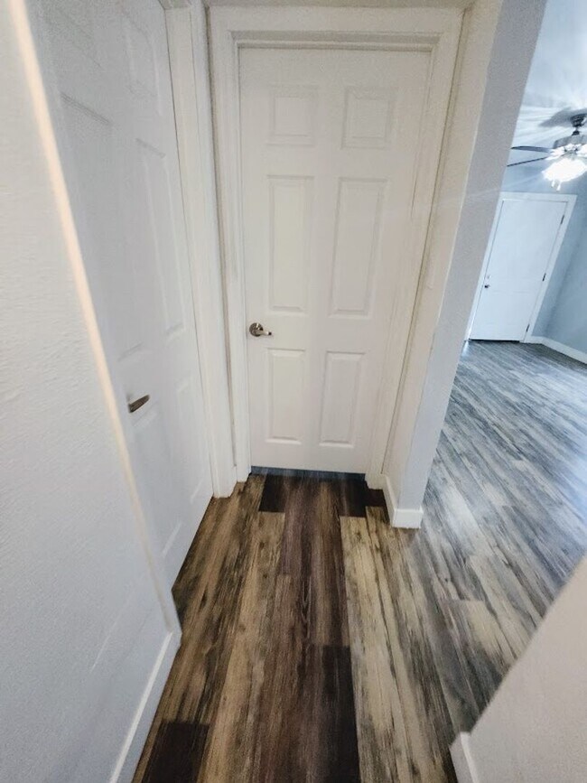 Building Photo - 1309 W Taylor St