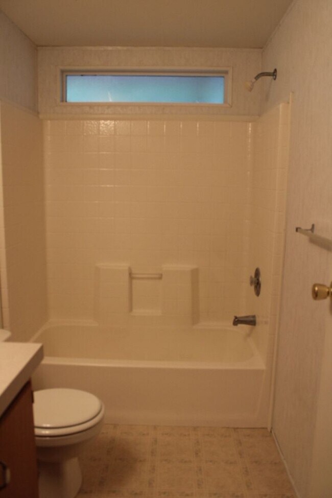 Building Photo - 5266 Sunset Dr