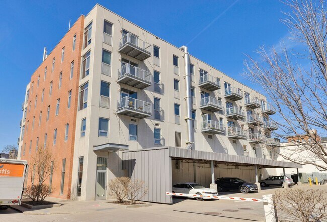 Building Photo - 309 E 5th St