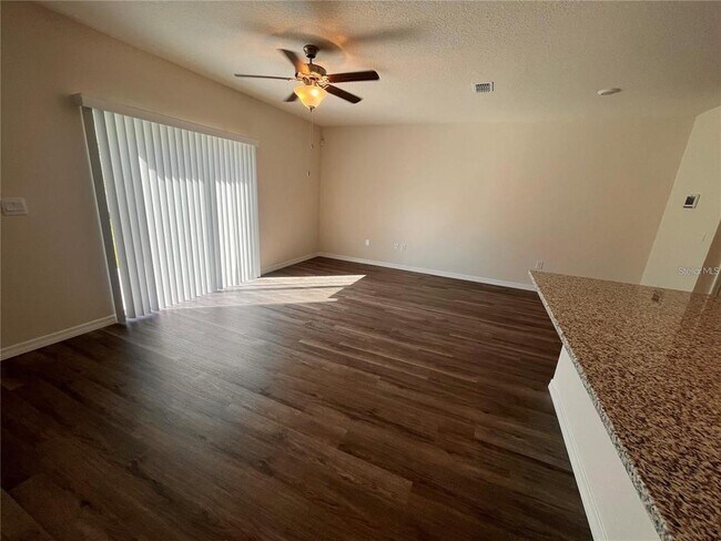 Building Photo - 1266 Balsam Dr