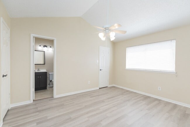 Building Photo - 4106 Kitchen Hill Ln