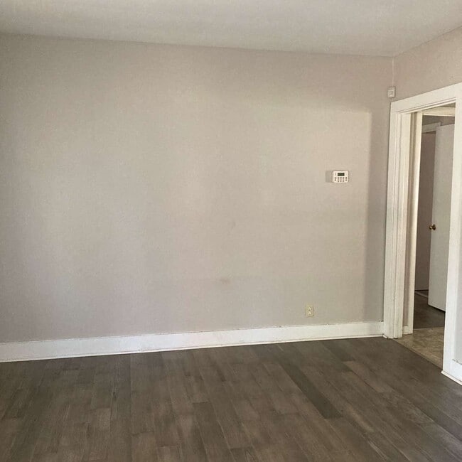 Building Photo - 2801 Faircourt St