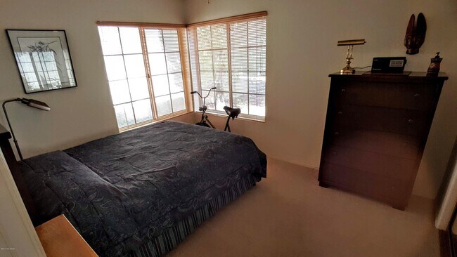 Building Photo - 11543 N Eagle Peak Dr