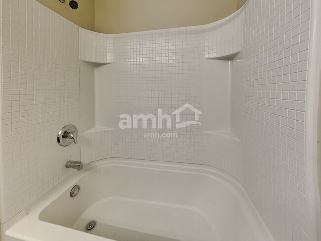 Building Photo - 160 Hamilton Grove Dr