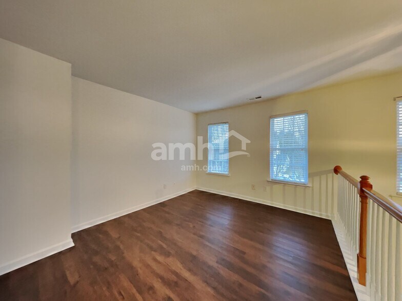 Building Photo - 126 Elrosa Rd