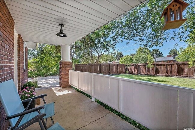 Building Photo - 1870 E 3900 S