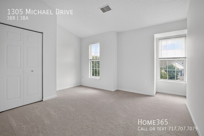 Building Photo - 1305 Michael Dr