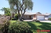 Building Photo - Lovely Home In Southwest Bakersfield!