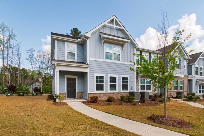 Building Photo - Charming 3BR End-Unit Townhome in Wake Forest!