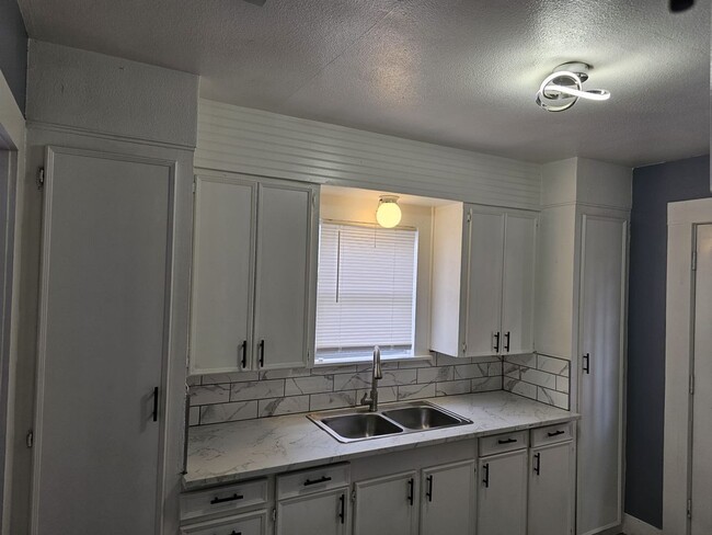 Building Photo - 2 bedroom house for rent in Downtown Killeen
